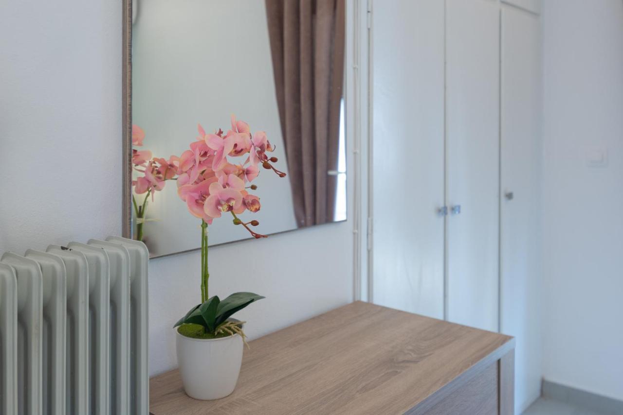 Zografia Aparthotel *