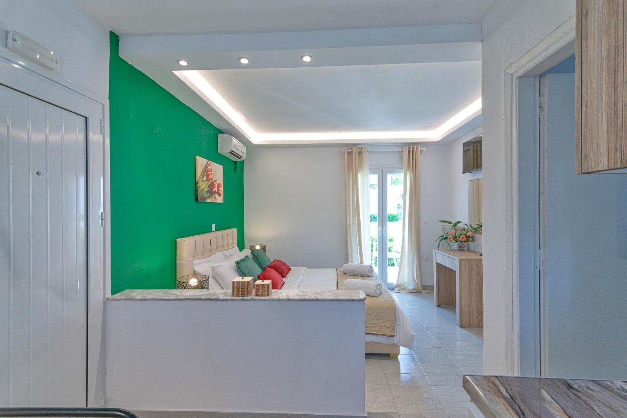 Zografia Aparthotel *